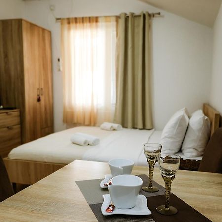 Apartments Djukic ティヴァト エクステリア 写真