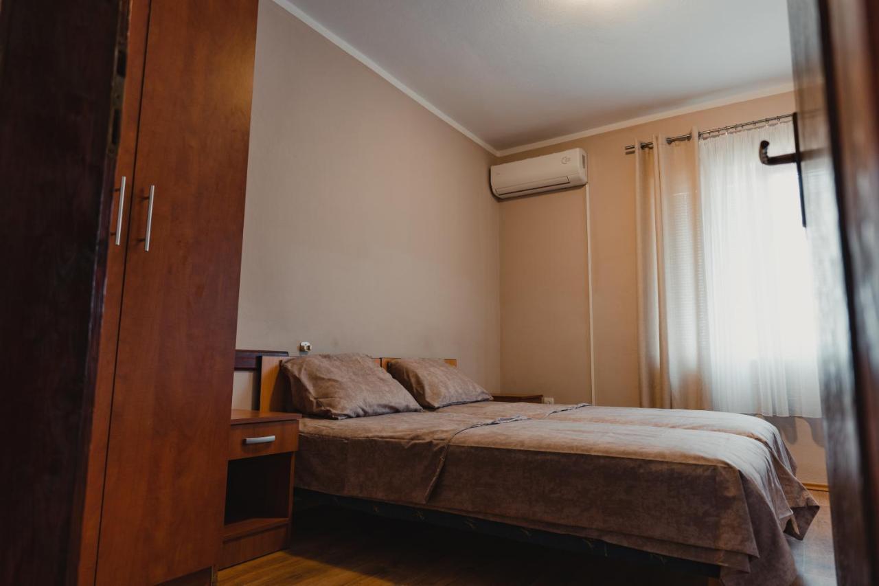 Apartments Djukic ティヴァト エクステリア 写真