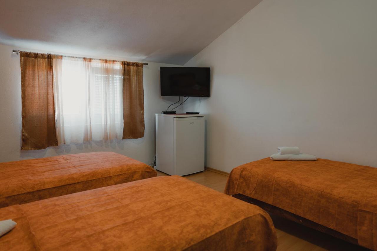 Apartments Djukic ティヴァト エクステリア 写真
