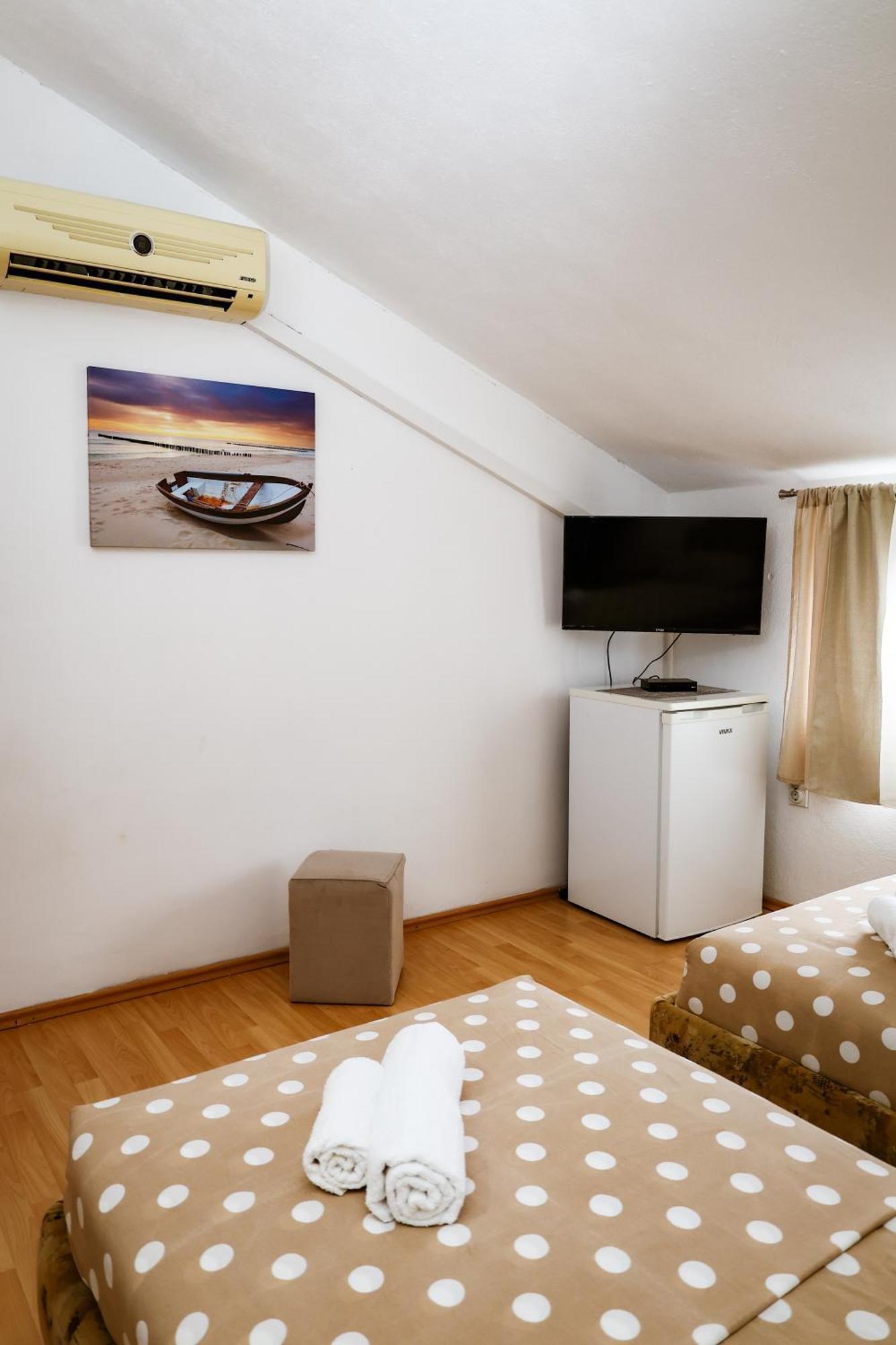 Apartments Djukic ティヴァト エクステリア 写真