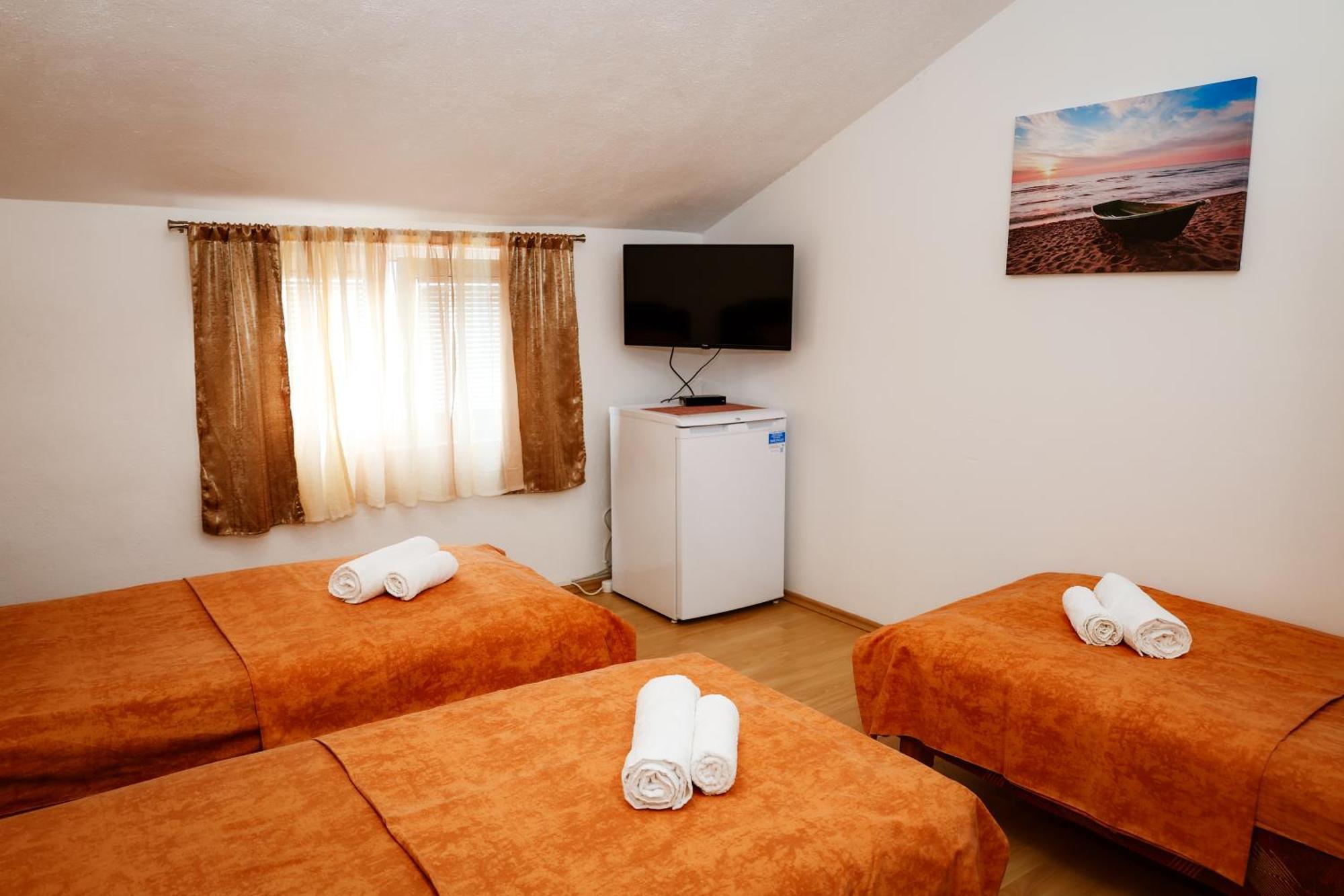 Apartments Djukic ティヴァト エクステリア 写真