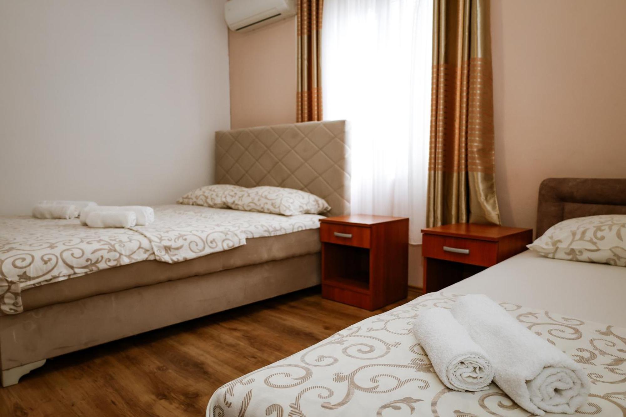Apartments Djukic ティヴァト エクステリア 写真
